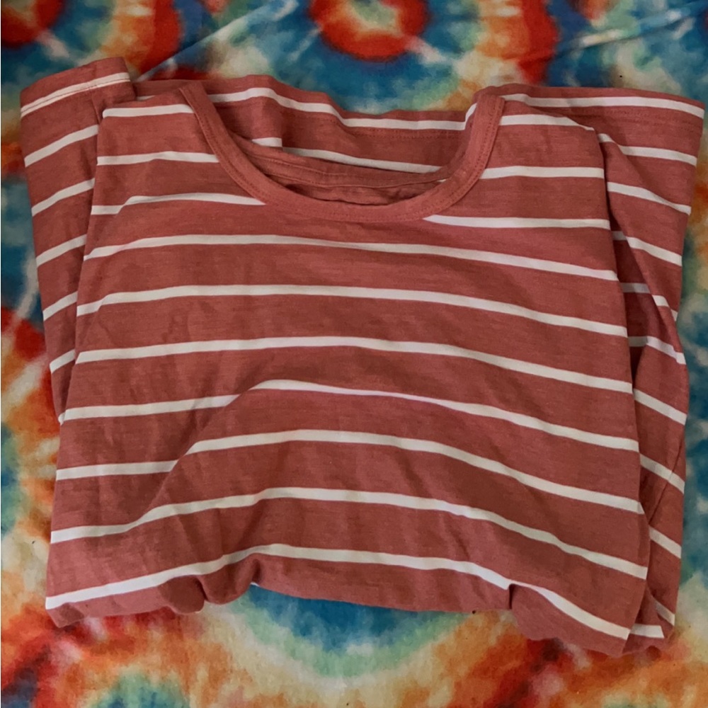 Women’s tee never been worn selling for $20